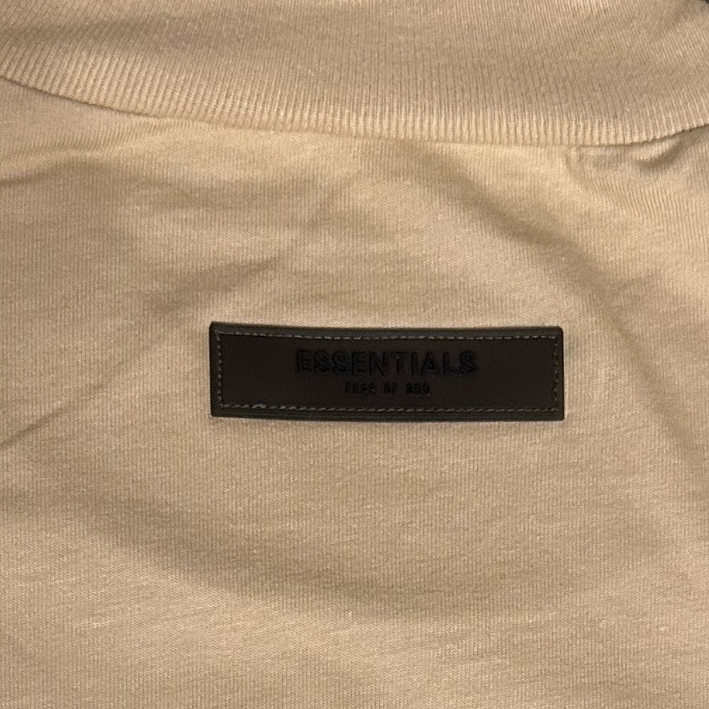 Essentials Fear of God tshirt